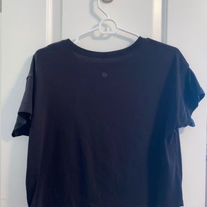 Black lululemon cates tee